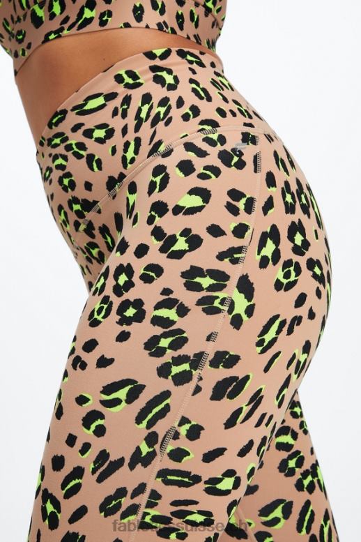 femmes définir le legging powerhold ultra hw 7/8 B0B6R1015 lion ondulé du désert Fabletics