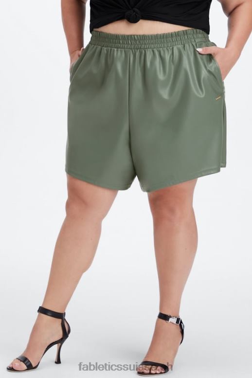 femmes short taille haute en cuir vegan B0B6R358 coup de zèbre au babeurre / babeurre Fabletics