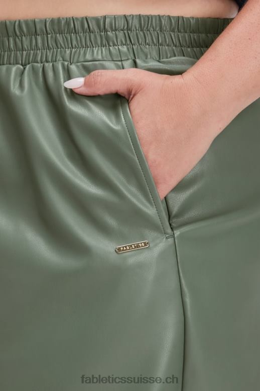 femmes short taille haute en cuir vegan B0B6R358 coup de zèbre au babeurre / babeurre Fabletics