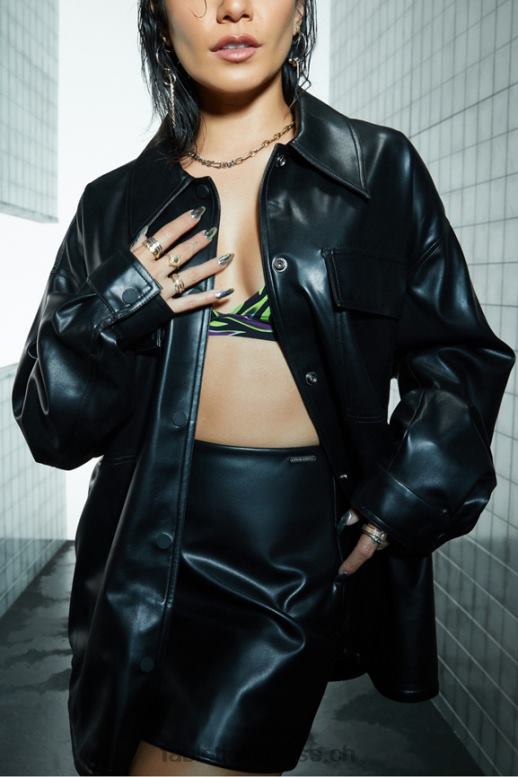 femmes veste-chemise oversize en cuir vegan B0B6R2800 noir Fabletics