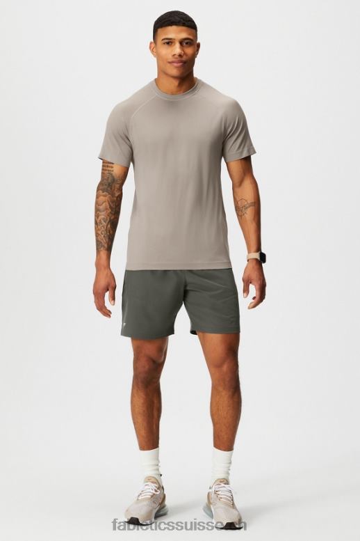 Hommes le tee de la journée d\'entraînement 186 B0B6R3548 kaki brutaliste Fabletics